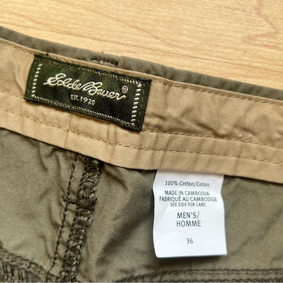 Eddie Bauer Shorts Mens Brown Flat Front Cotton Size 36 - Picture 2 of 4